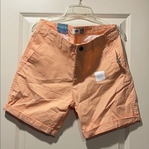 Old Navy size 8 peach Bermuda shorts NWT